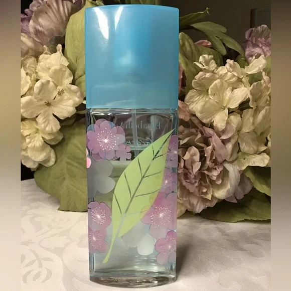 ELIZABETH ARDEN GREEN TEA SAKURA BLOSSOM EAU DE TOILETTE SPRAY - Picture 2 of 7